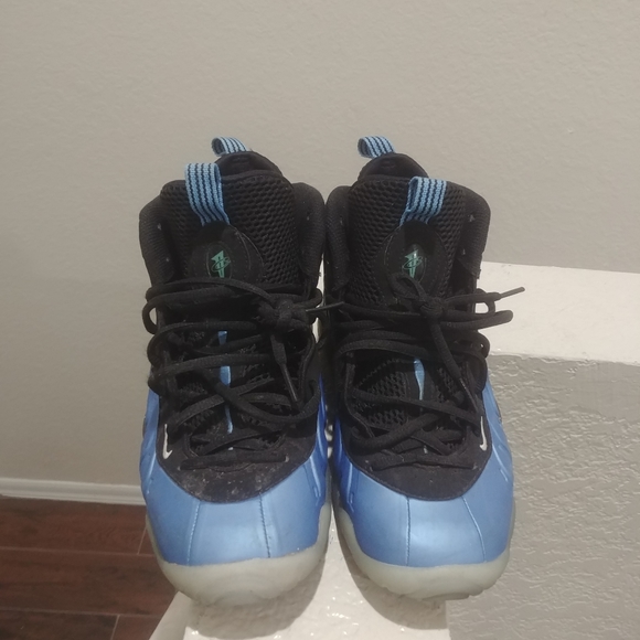 Nike Air Foamposites/ Little Posites' UNC Blue & Metallic Gold - Picture 5 of 9